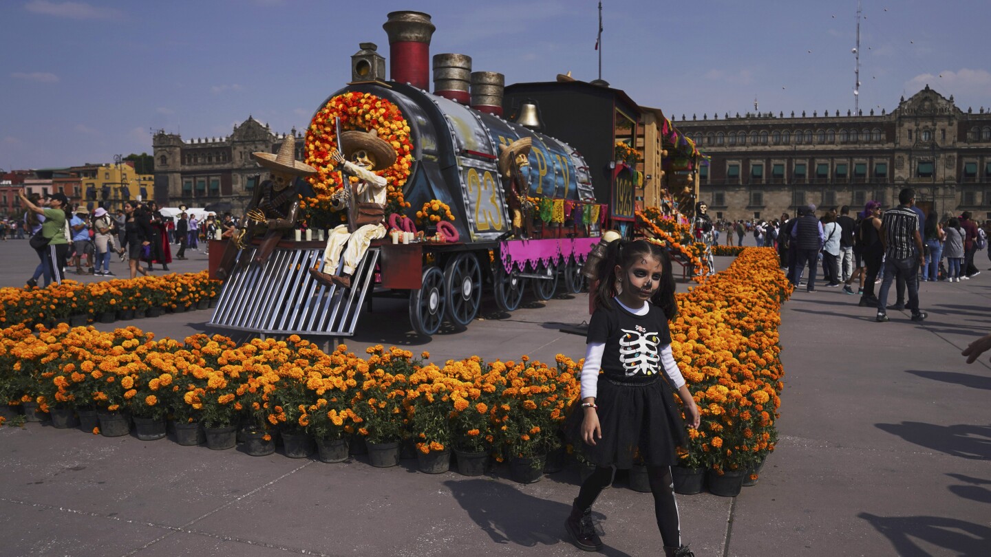 The Day of the Dead in Mexico is a celebration for the 5 senses | AP News