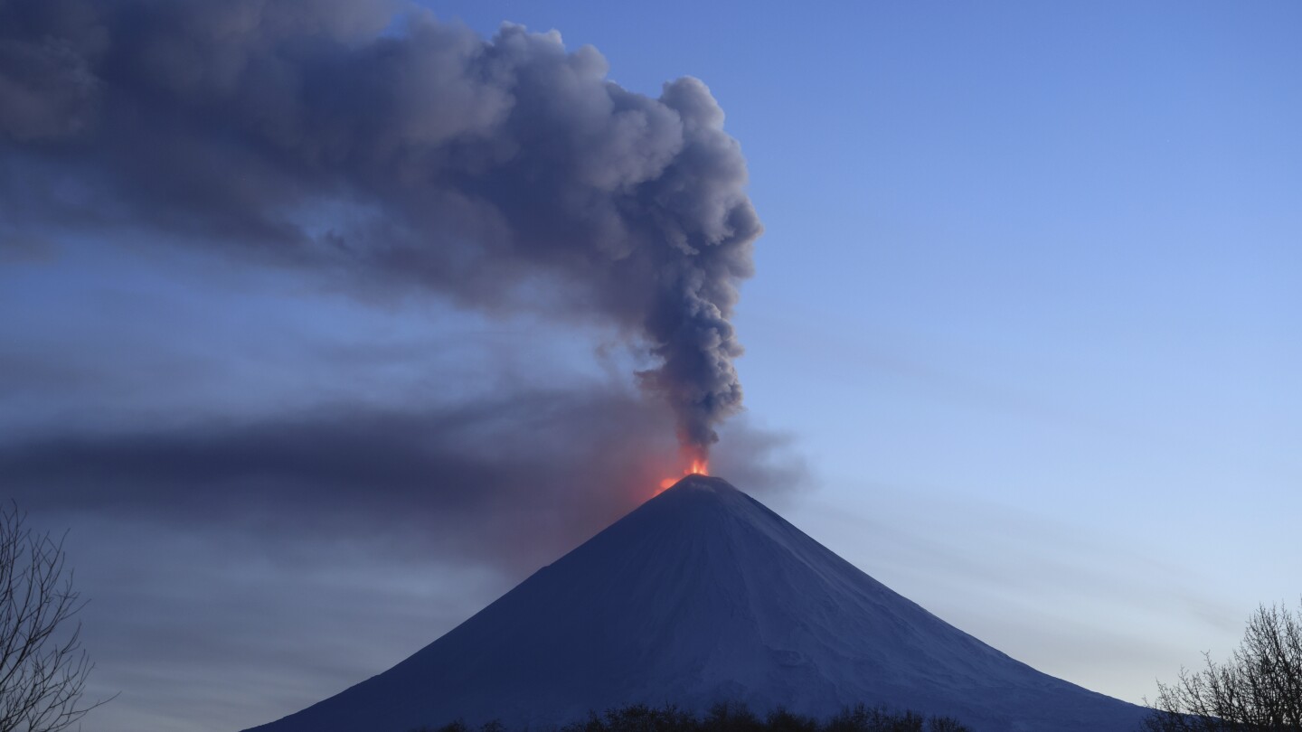 Eruption of Eurasia’s tallest active volcano sends ash columns above a Russian peninsula | AP News