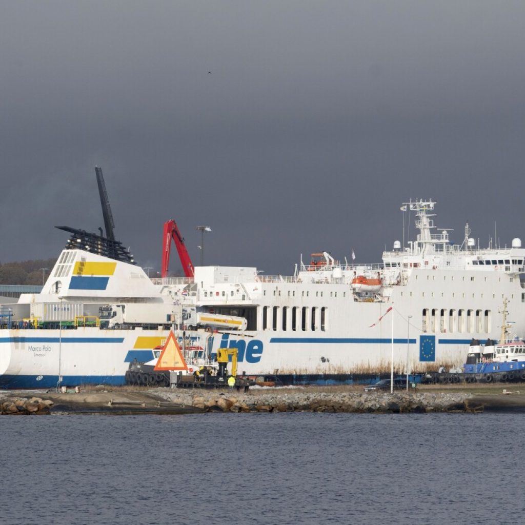 Ferry that ran aground off the Swedish coast and leaked oil reported back in harbor | AP News