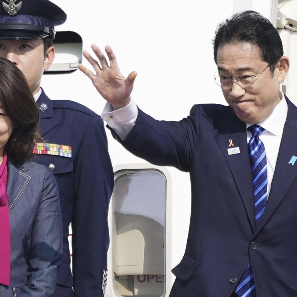 Japan’s prime minister visits Manila to boost defense ties in the face of China’s growing aggression | AP News