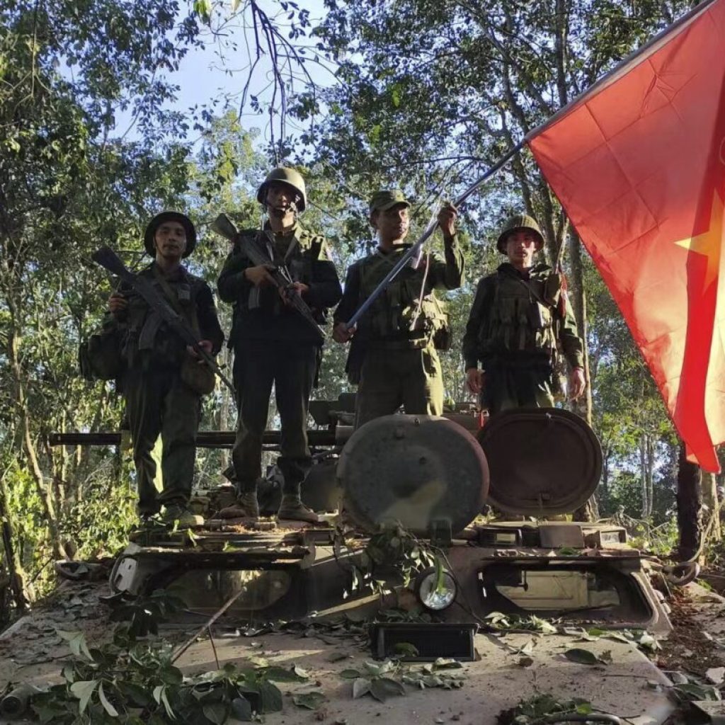 Myanmar’s army chief vows counterattacks on armed groups that captured northeastern border towns | AP News