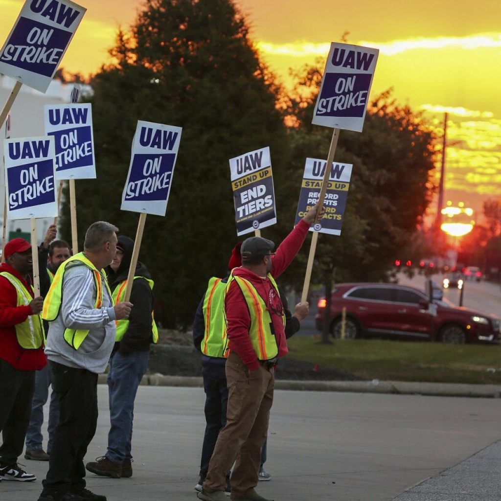 New vehicles from Detroit’s automakers are planned in contracts that ended UAW strikes | AP News