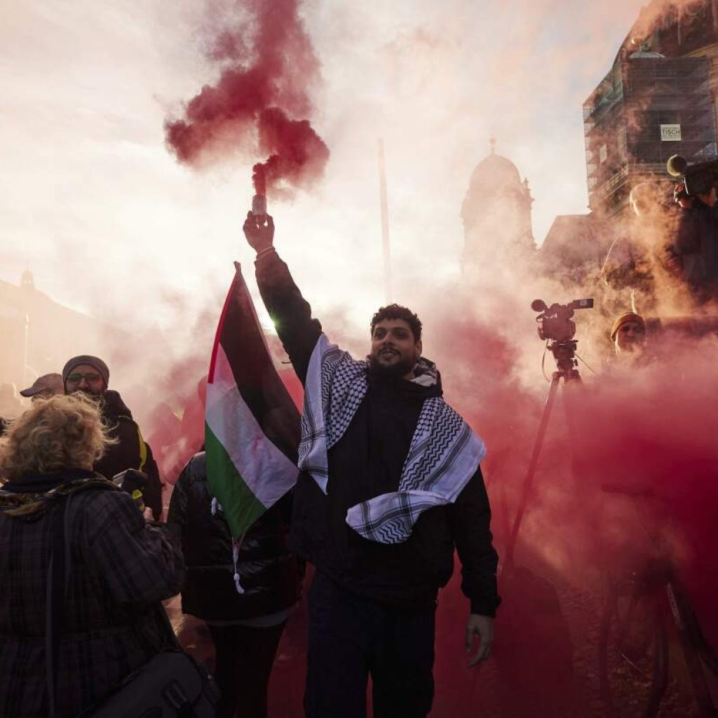 Thousands of pro-Palestinian demonstrators march in Europe | AP News