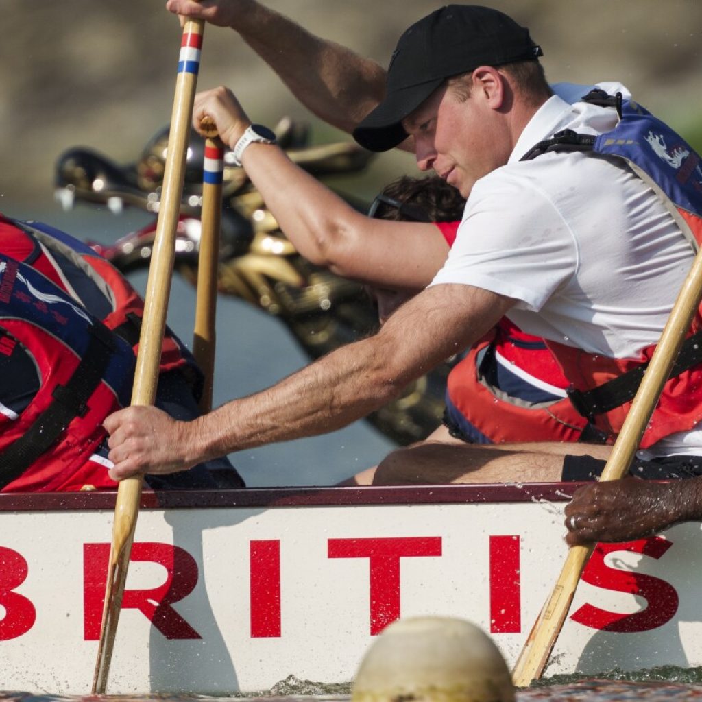 Prince William goes dragon boating in Singapore ahead of Earthshot Prize ceremony | AP News