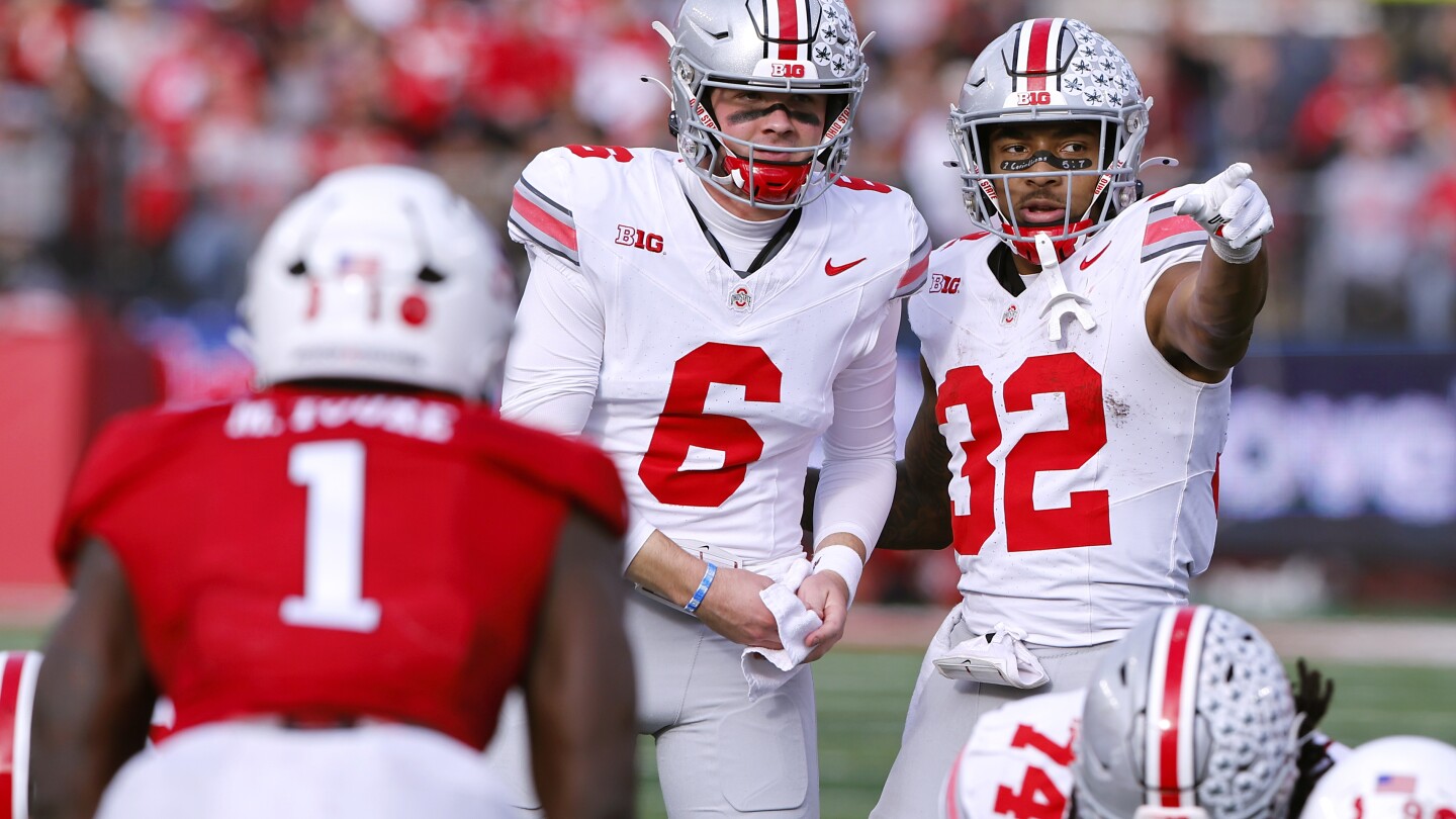 Ohio State remains No. 1, followed by Georgia, Michigan, Florida State, as CFP rankings stand pat | AP News