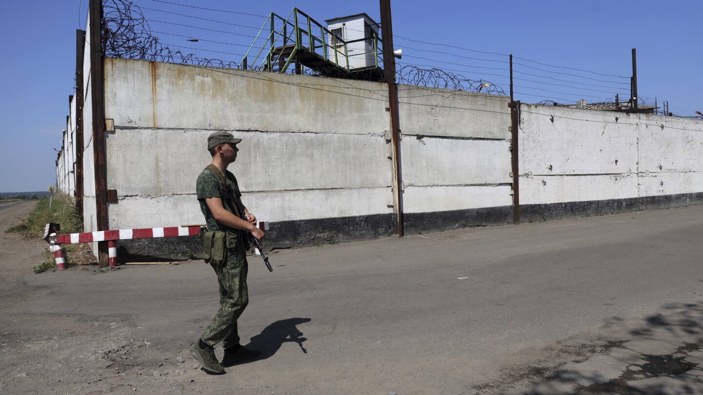 Russia reportedly is using Ukrainian POWs to fight in their homeland on Moscow’s side | AP News