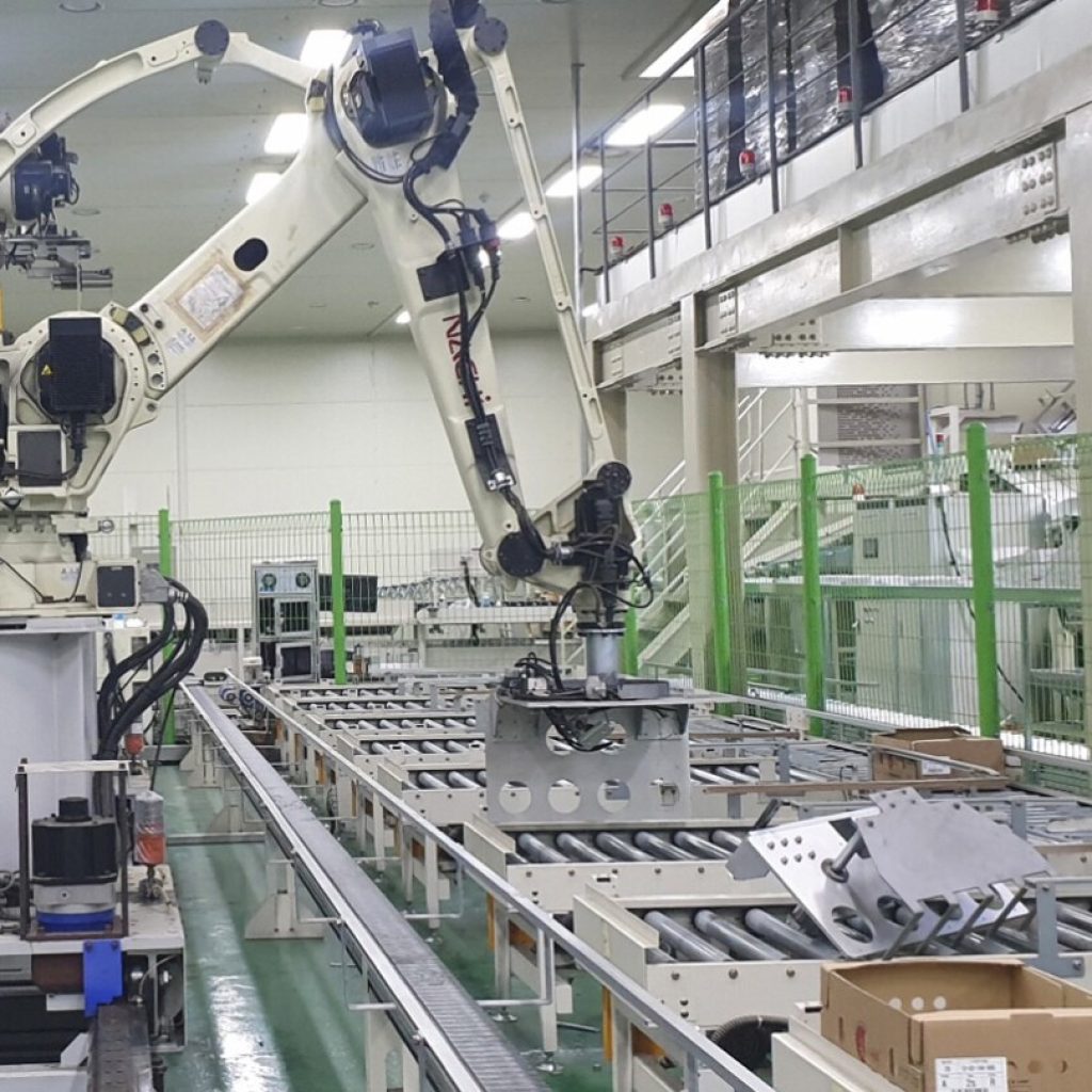 An industrial robot crushed a worker to death at a vegetable packing plant in South Korea | AP News