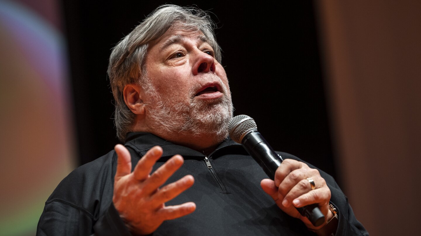 Apple co-founder Steve Wozniak hospitalized in Mexico | AP News