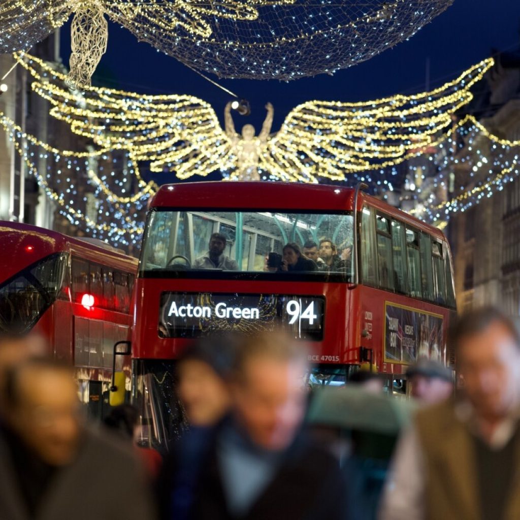 British economy flatlines in third quarter of the year, update shows ahead of budget statement | AP News