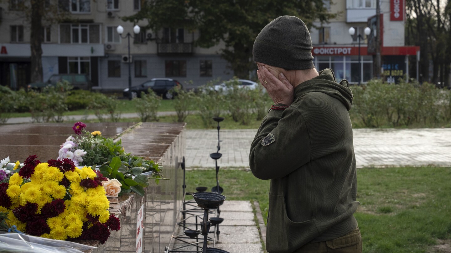 Russia ramps up attacks on key cities in eastern Ukraine | AP News