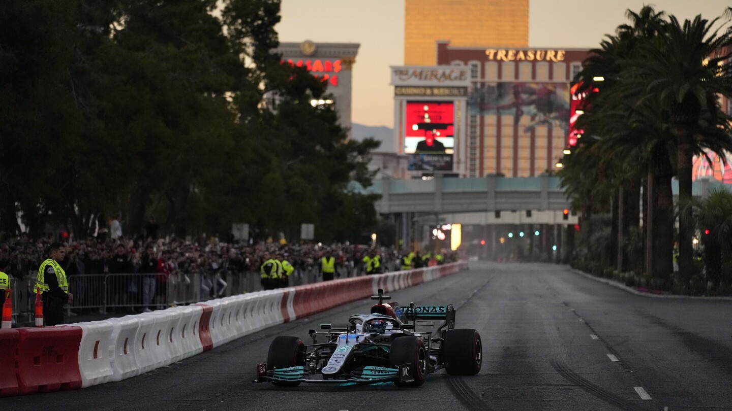 Column: F1 learns it overestimated fan demand for Las Vegas, the most expensive race of the year | AP News