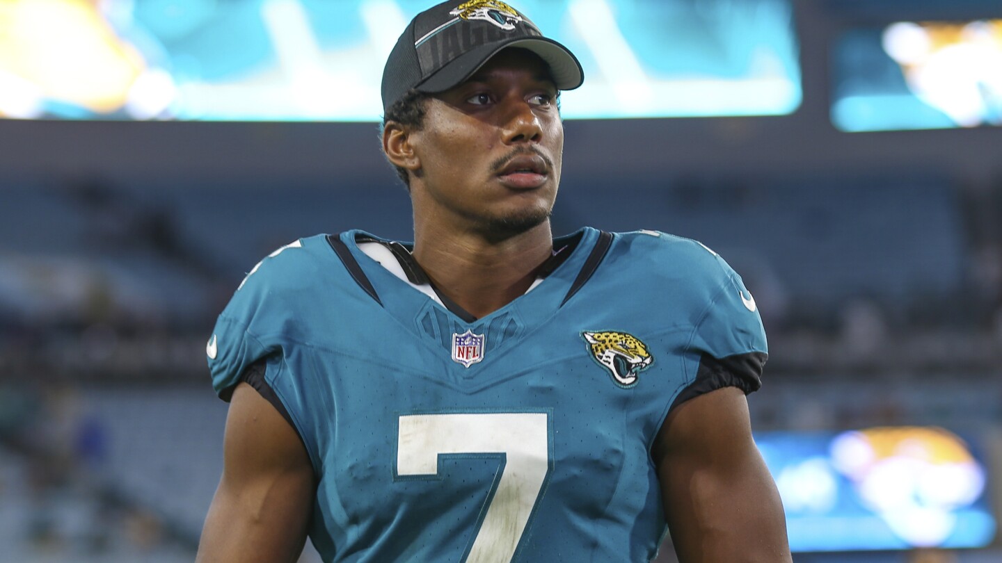 Jacksonville Jaguars receiver Zay Jones was arrested | AP News