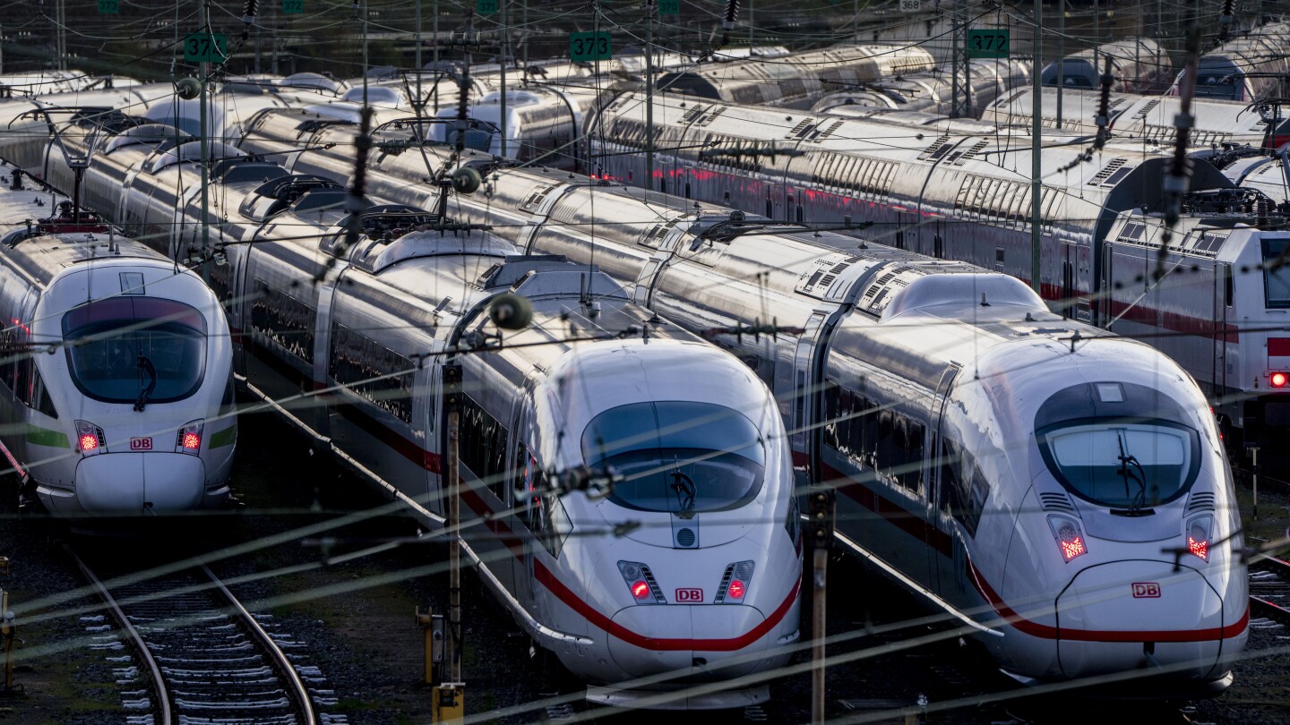 German union calls on train drivers to strike this week in a rancorous pay dispute | AP News