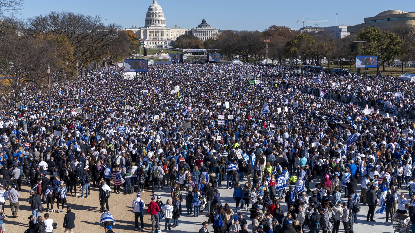 Tens of thousands of supporters of Israel rally in Washington | AP News