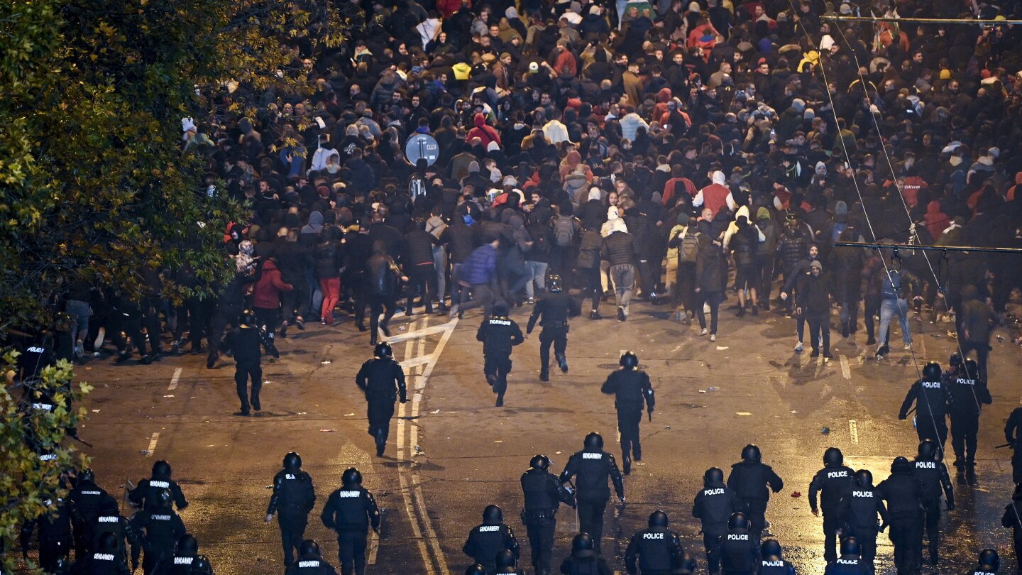 Violent protests break out ahead of Bulgaria-Hungary soccer qualifier | AP News