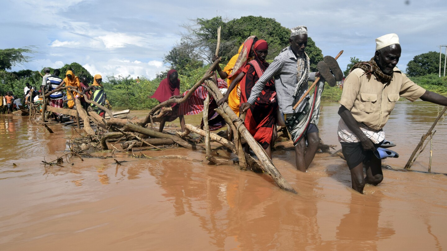 Death toll from floods in Kenya, Somalia and Ethiopia rises to 130 | AP News