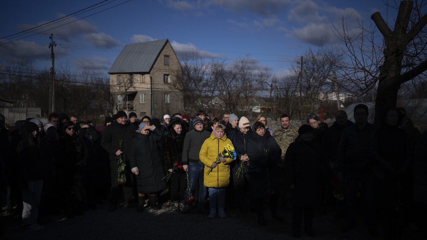 Ukrainians worry war fatigue will hurt their cause with attention shifting to Gaza  | AP News