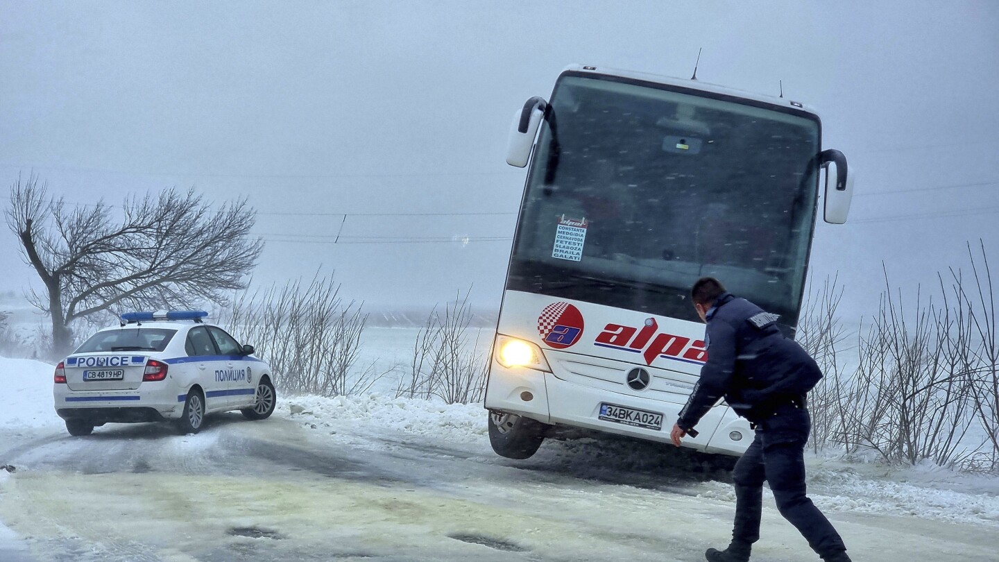 Extreme weather claims 2 lives in Bulgaria and leaves many in the dark | AP News