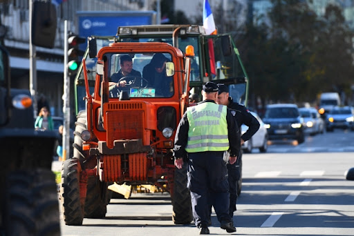 Protest poljoprivrednika: Završena još jedna blokada prilazu autoputu u Novom Sadu