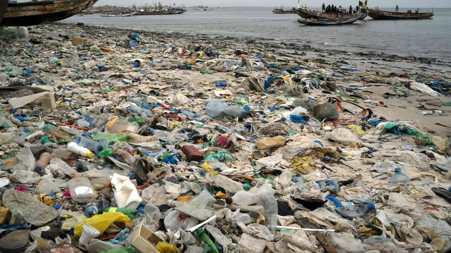 Weeklong negotiations for landmark treaty to end plastic pollution close, marred in disagreements | AP News