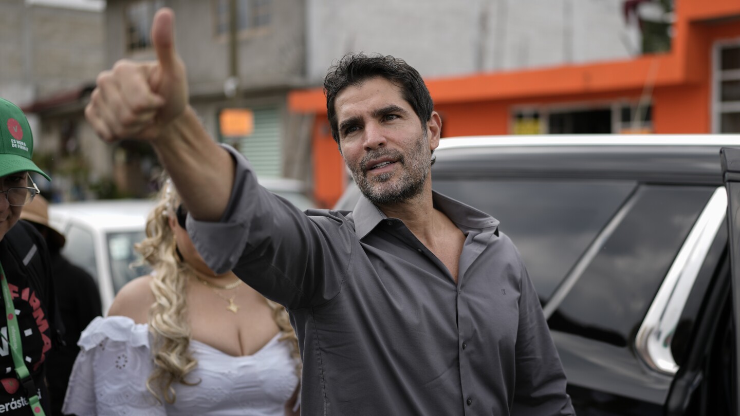 Christian conservatives flock to former telenovela star in Mexico’s presidential race | AP News