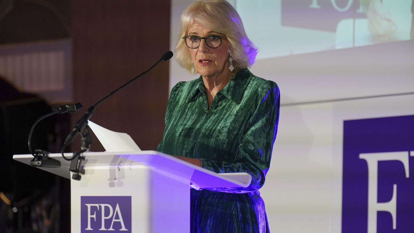 Queen Camilla praises the role of journalists in society at Foreign Press Association’s awards event | AP News