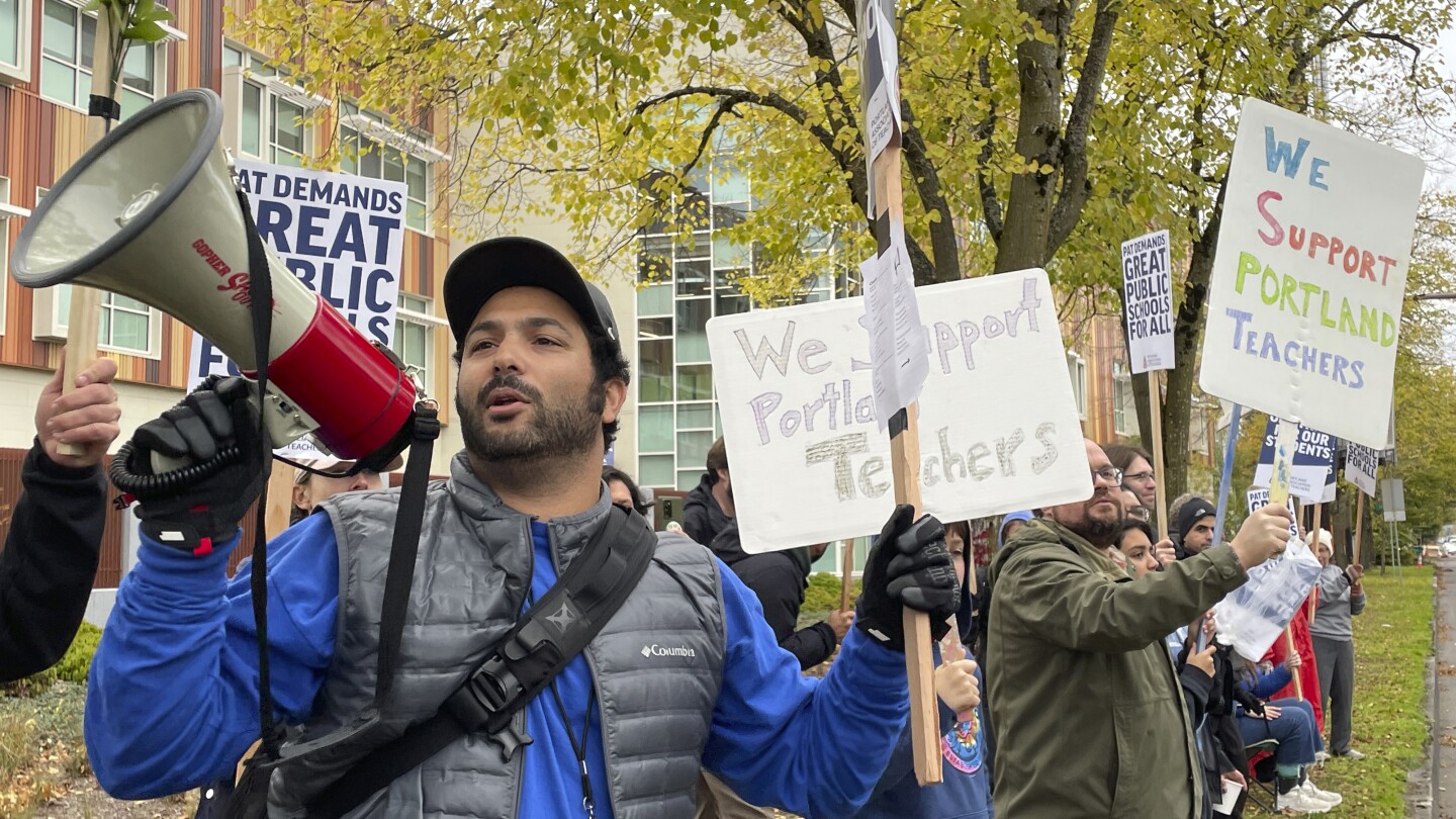 Schools in Portland, Oregon, reach tentative deal with teachers union after nearly month-long strike | AP News