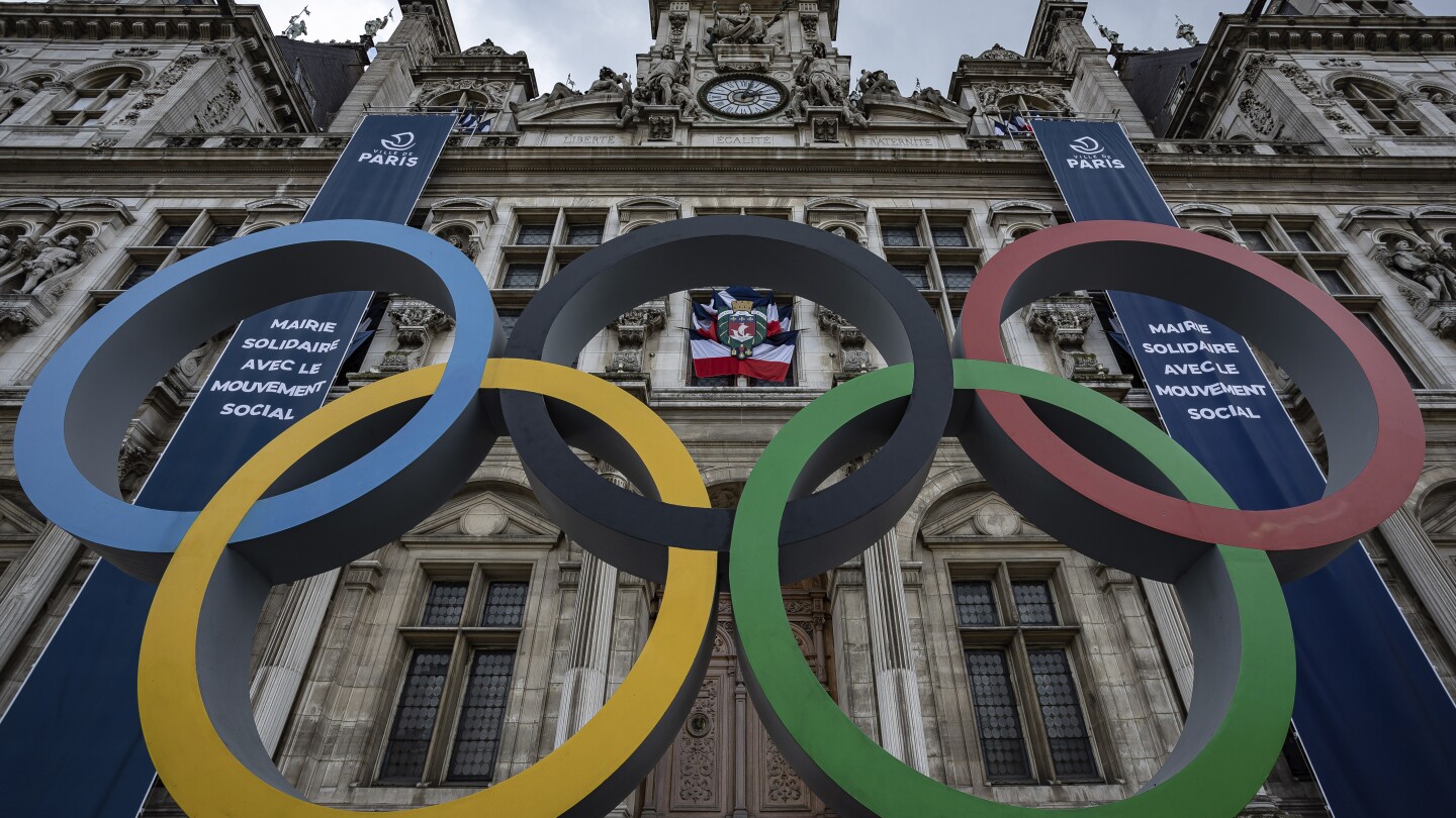 Paris angers critics with plans to restrict Olympic Games traffic but says residents shouldn’t flee | AP News