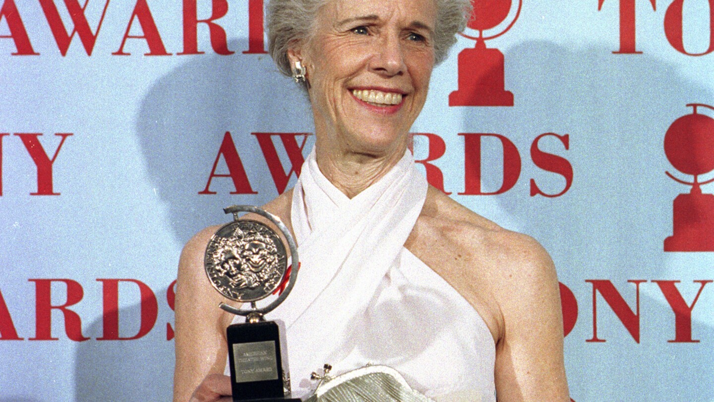 Frances Sternhagen, Tony Award-winning actor, dies at 93 | AP News