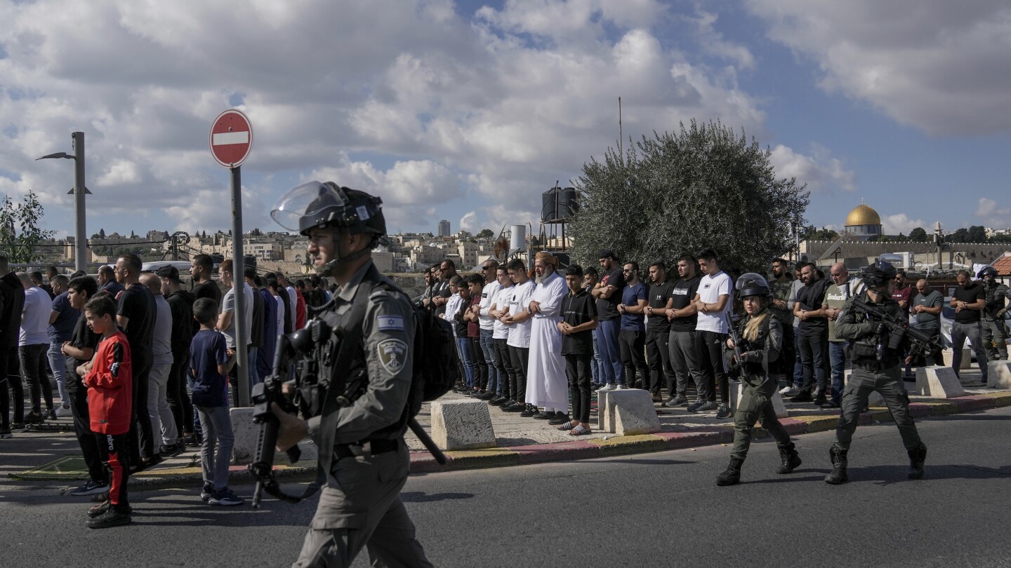 Wartime Israel shows little tolerance for Palestinian dissent | AP News