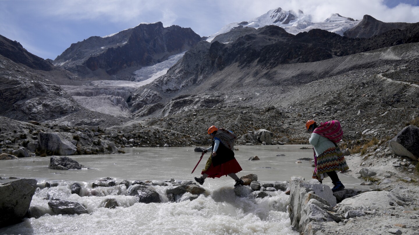 Bolivia’s Indigenous women climbers fear for their future as the Andean glaciers melt | AP News