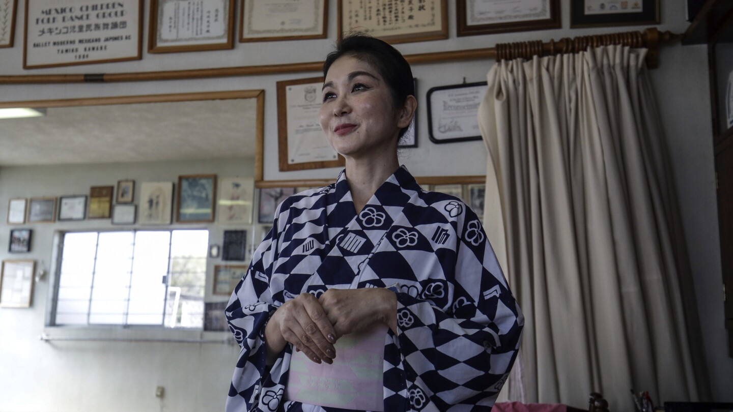 In Mexico, a Japanese traditional dancer shows how body movement speaks beyond culture and religion | AP News