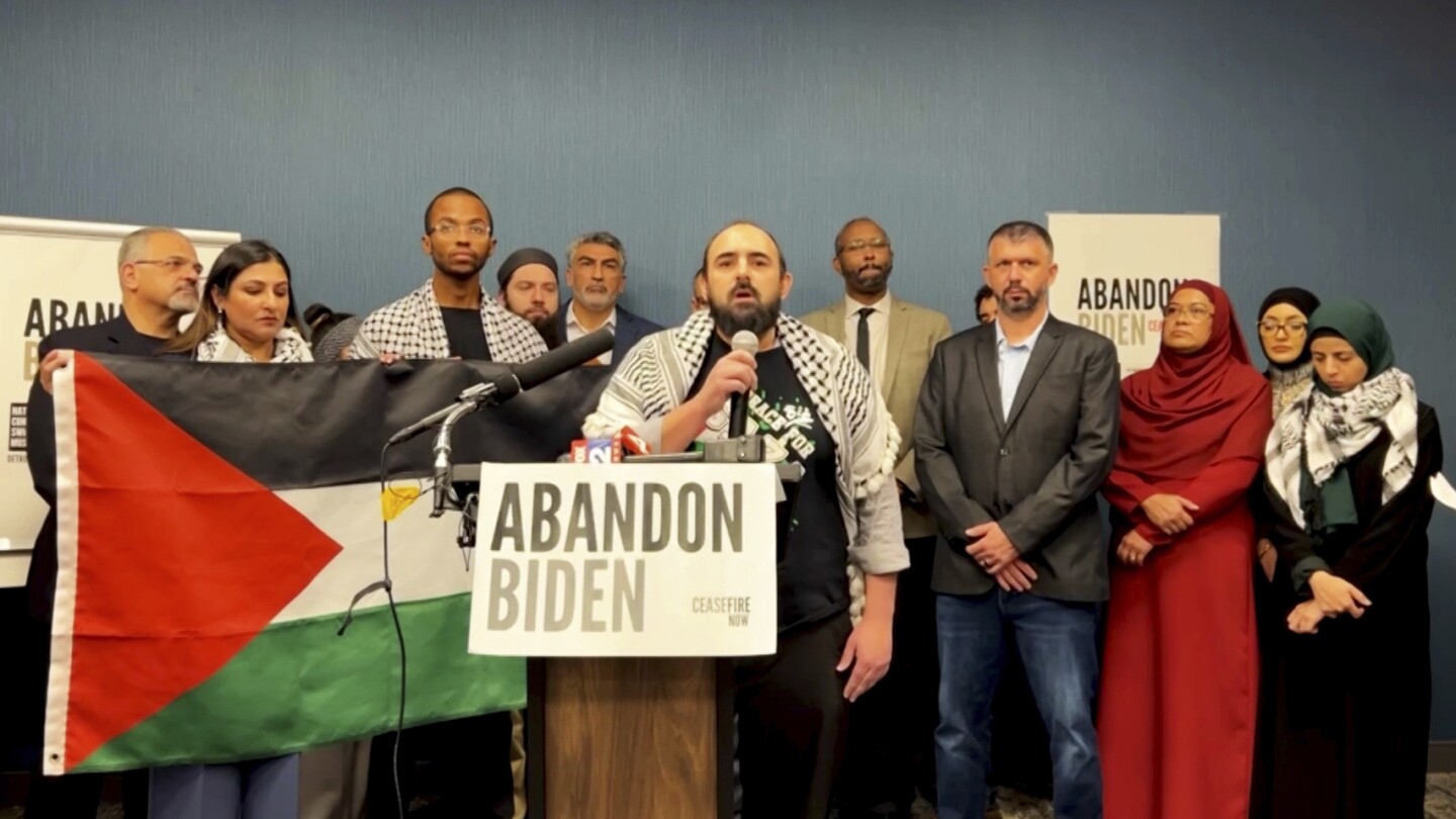 Group of swing state Muslims vows to ditch Biden in 2024 over his war stance | AP News