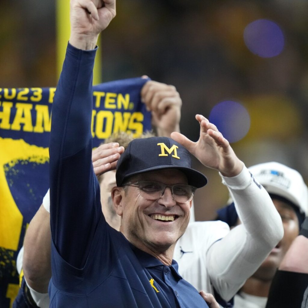 AP Top 25: Michigan is No. 1 for first time in 26 seasons, Georgia’s streak on top ends at 24 weeks | AP News