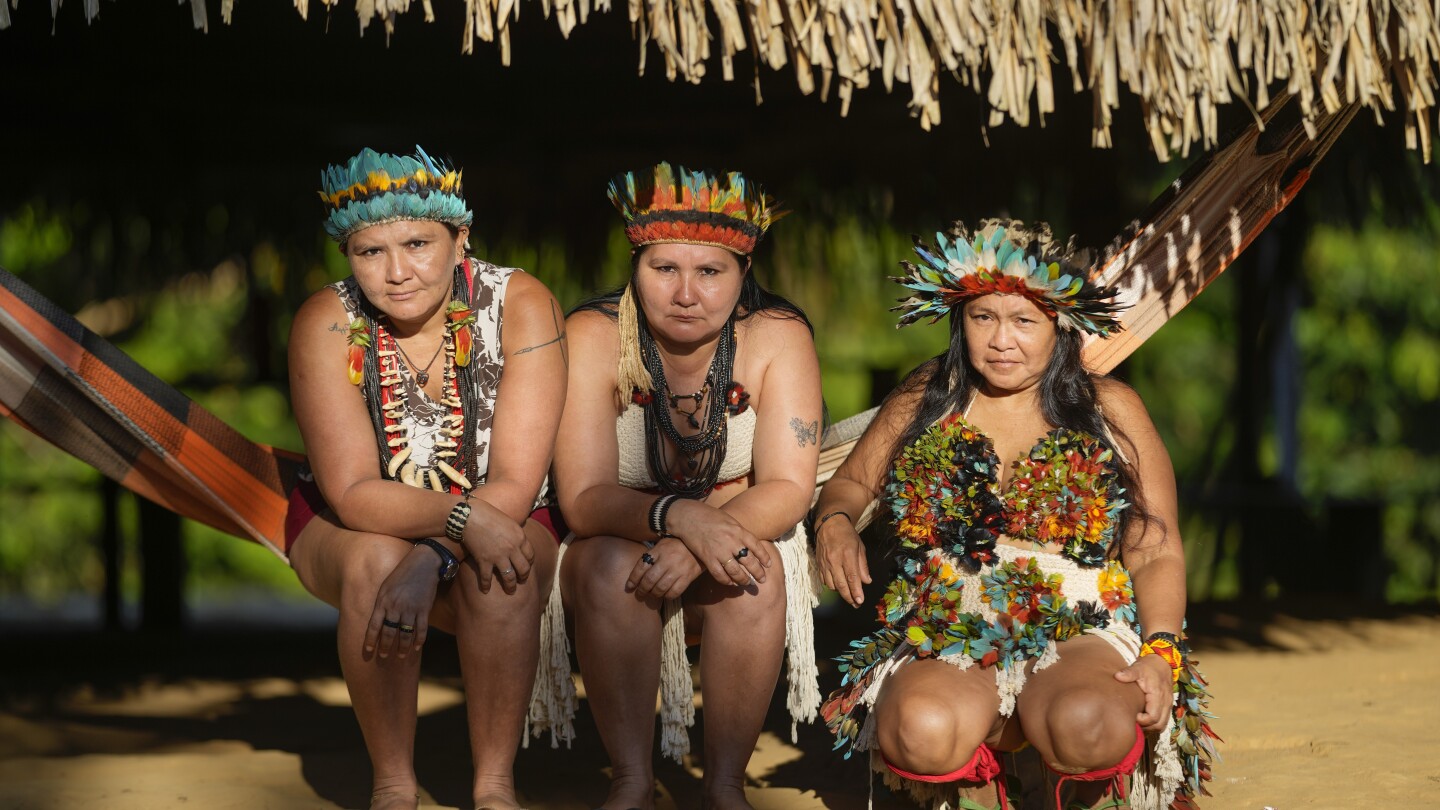 In the Amazon, Indigenous women bring a tiny tribe back from the brink of extinction | AP News