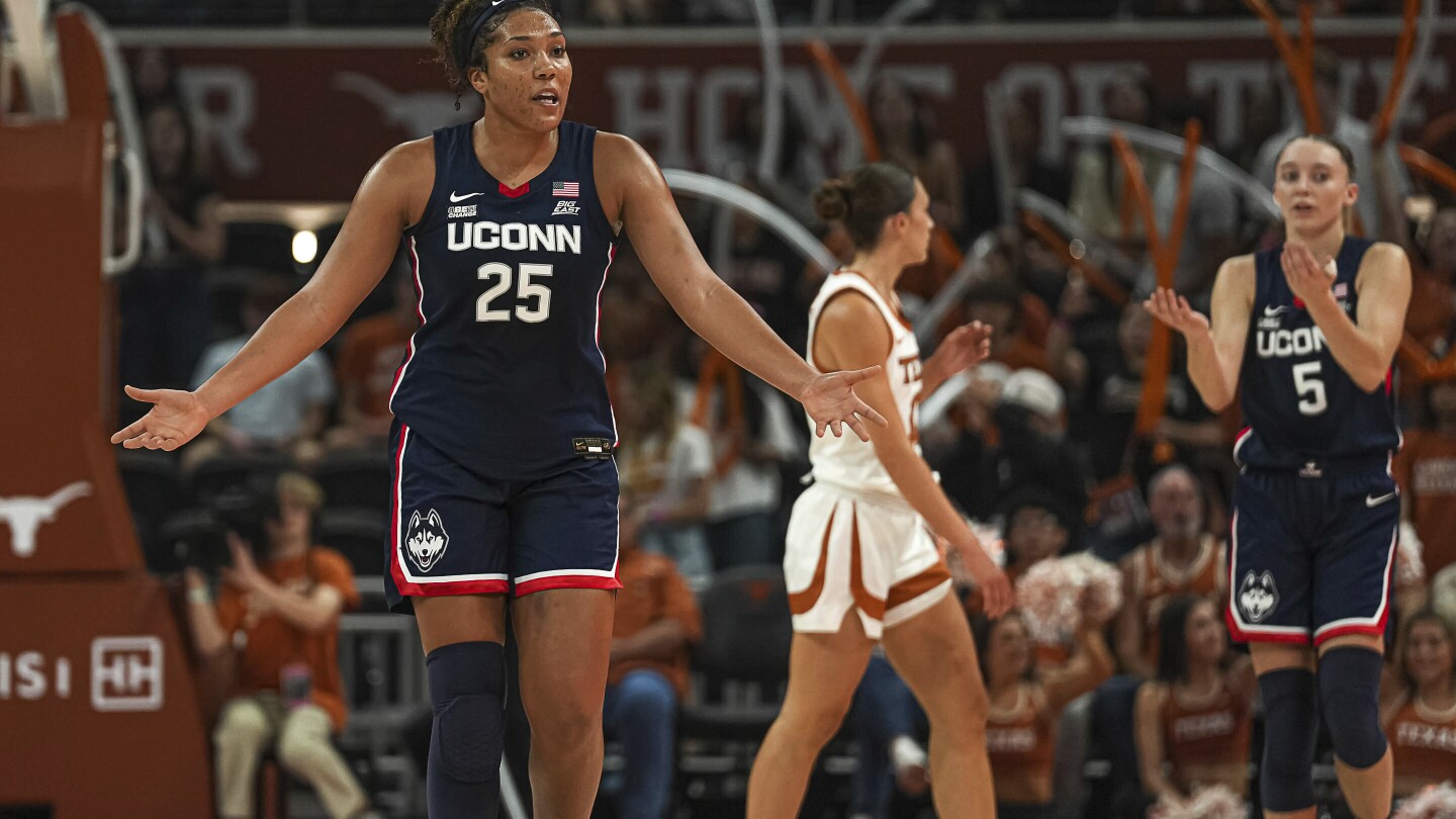 AP Top 25 women’s basketball: UConn falls to worst ranking in 30 years | AP News