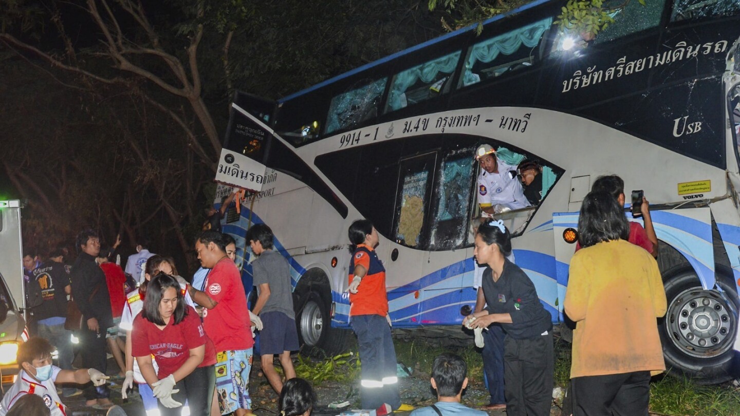 Bus crashes in western Thailand, killing 14 people and injuring more than 30 others | AP News