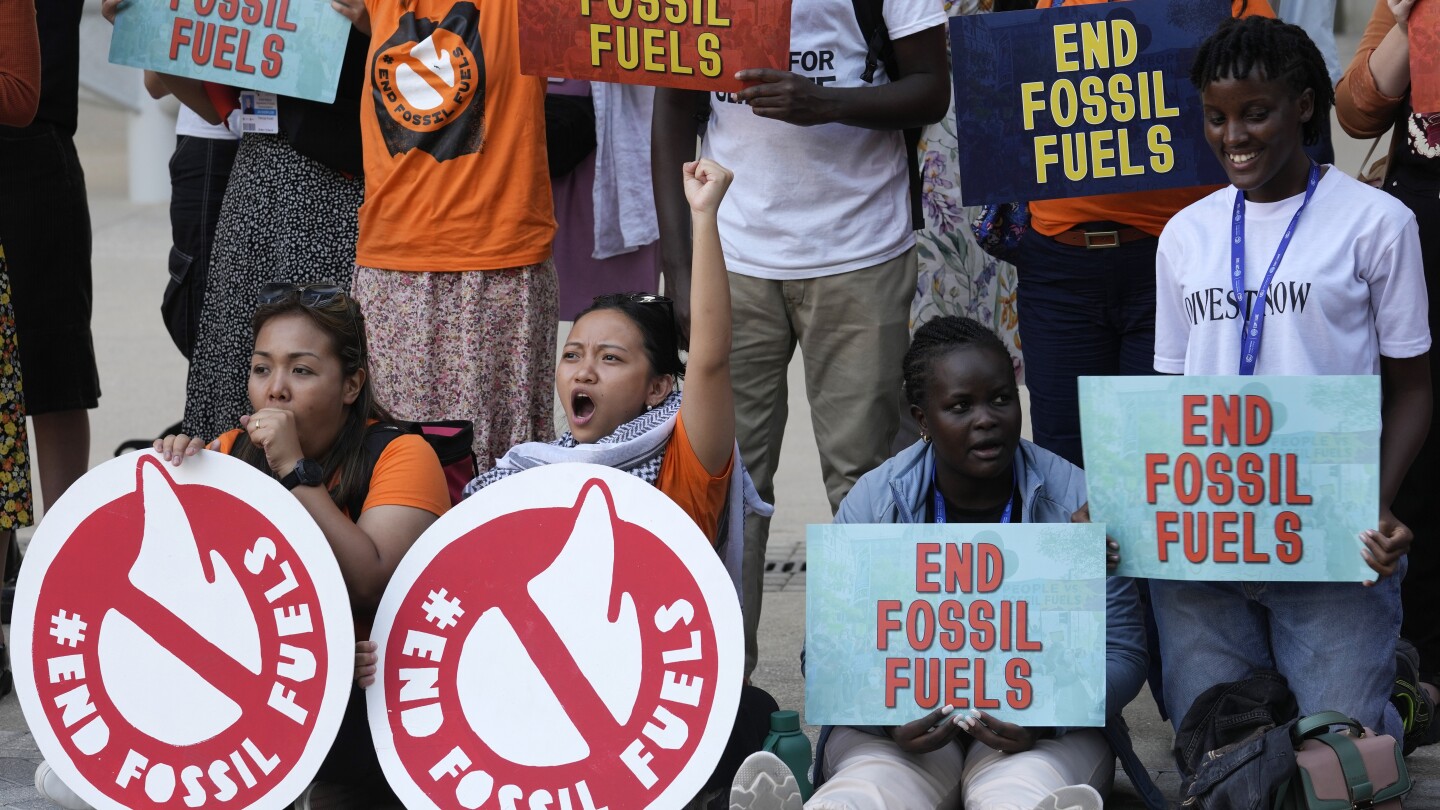 UN climate talks near end of first week with progress on some fronts, but fossil fuels lurk | AP News