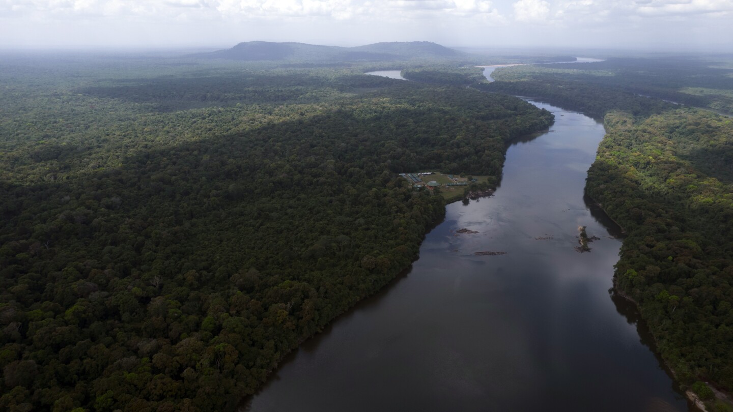 UN to hold emergency meeting at Guyana’s request on Venezuelan claim to a vast oil-rich region | AP News