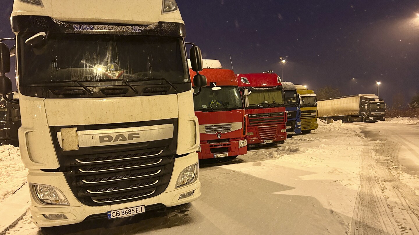 Polish truck drivers are blocking the border with Ukraine | AP News