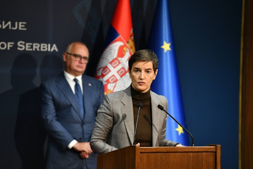 Brnabić: Upravnik Muzeja Jugoslovenske kinoteke odgurnuo aktivistkinju SNS, podneta prijava