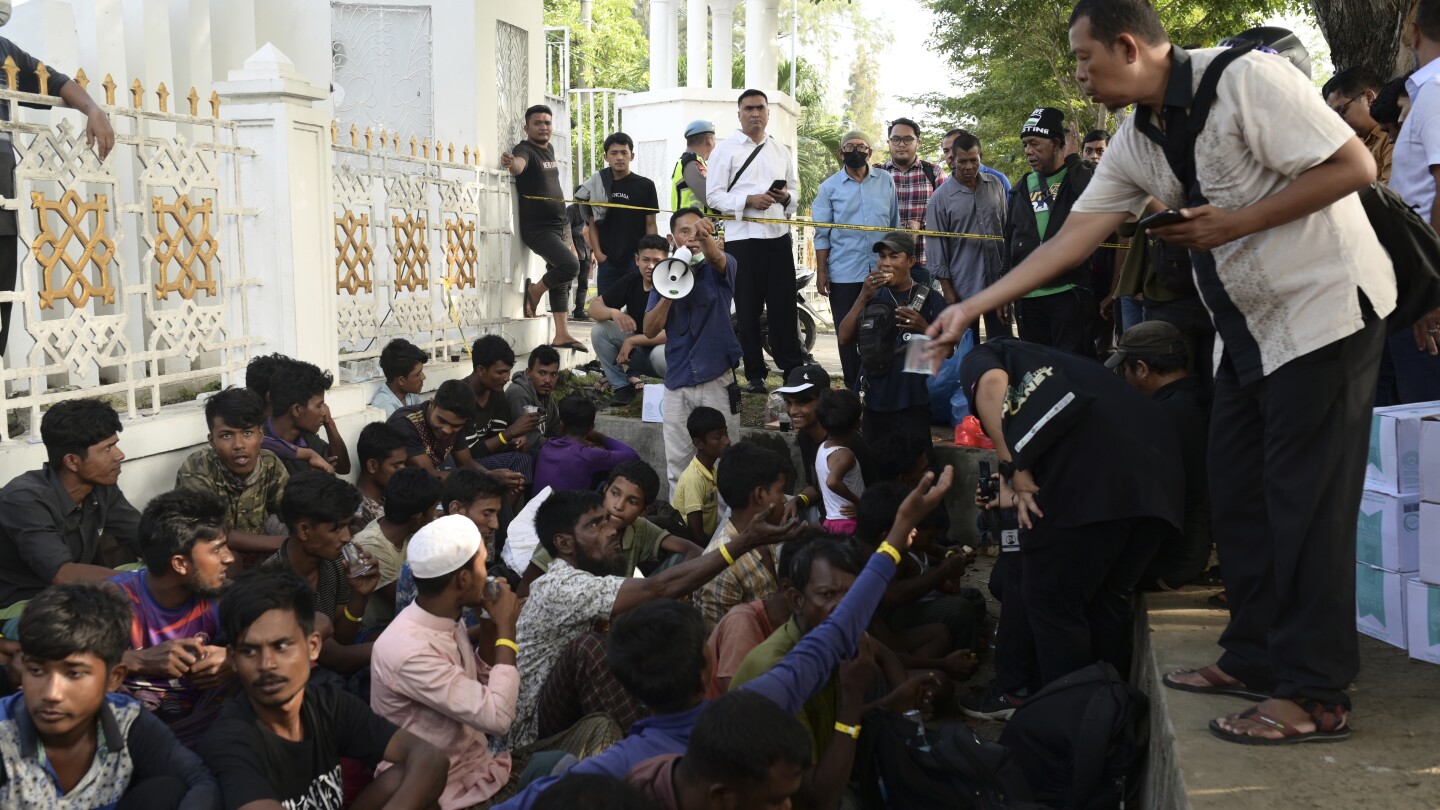 Rohingya Muslims in Indonesia struggle to find shelter. President says government will help for now | AP News