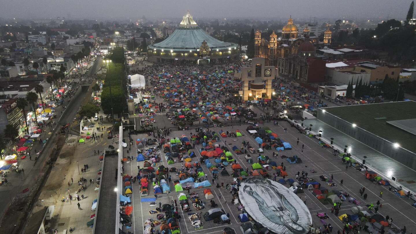 Thousands gather to honor Mexico’s Virgin of Guadalupe on anniversary of 1531 apparition | AP News