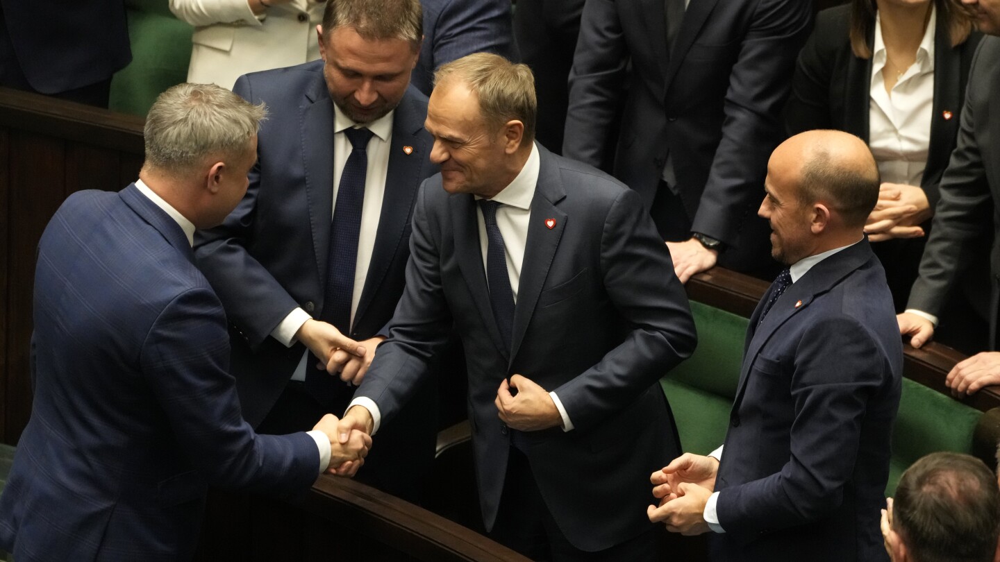 Poland’s new Prime Minister Donald Tusk is sworn in, completing the transition of power | AP News