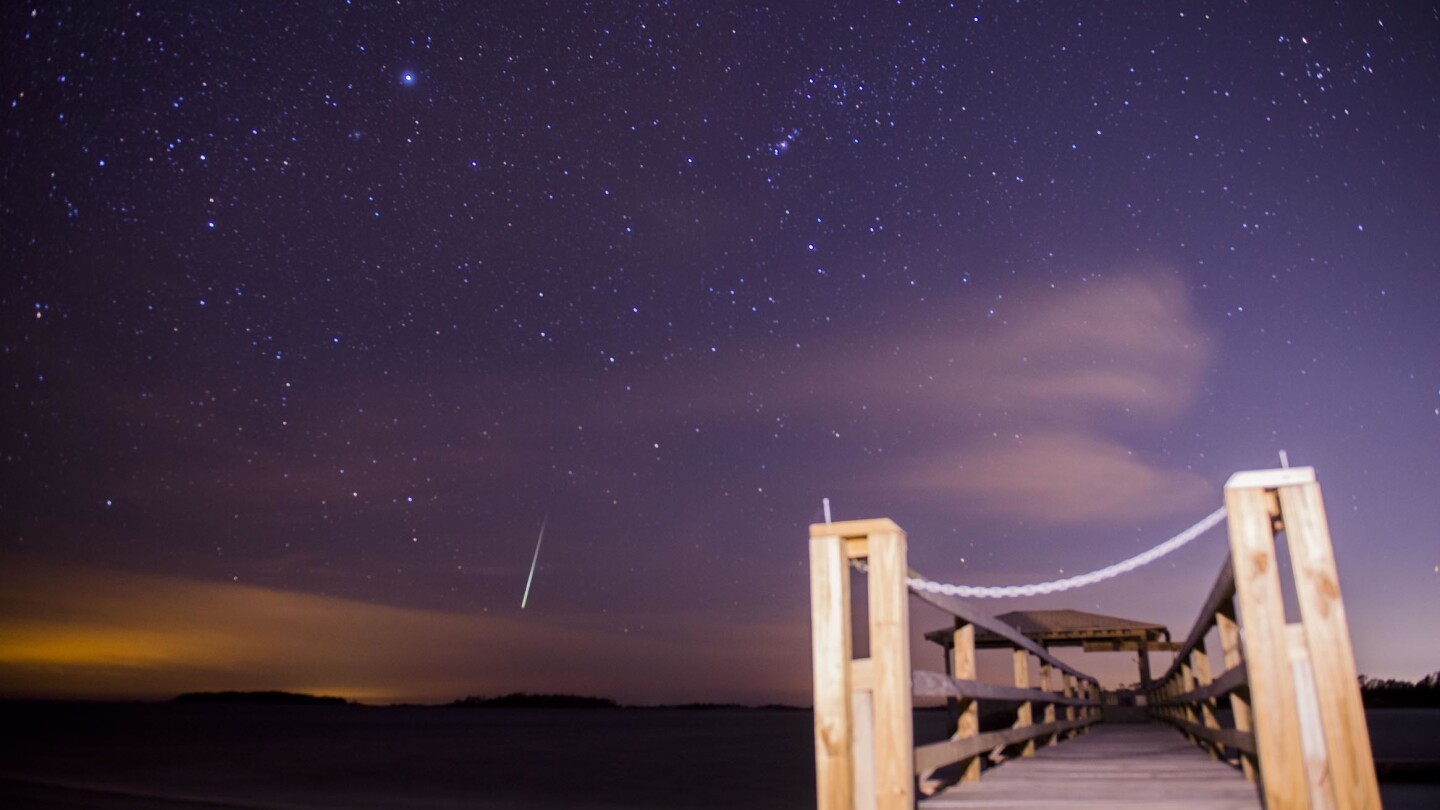 Geminids meteor shower 2023: Where and when to see it | AP News