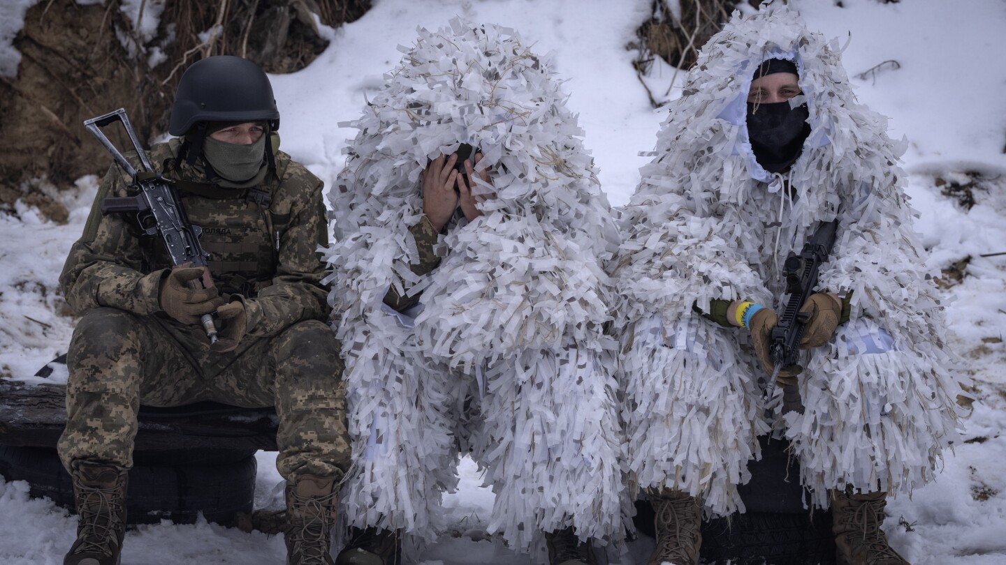 Dismayed Russian volunteers join Ukraine ranks to fight Putin’s troops | AP News