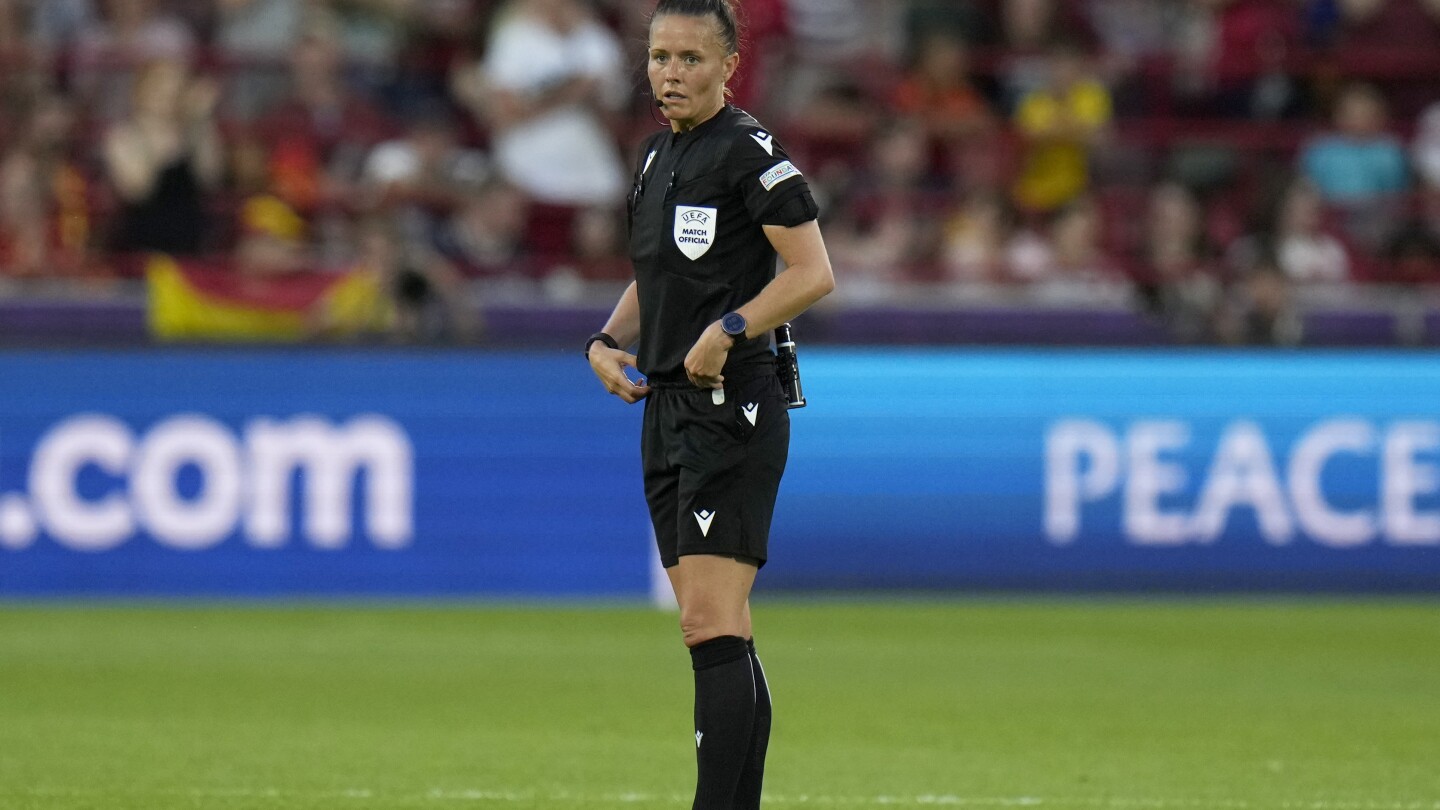 Premier League to have its first female referee when Rebecca Welch handles game on Dec. 23 | AP News