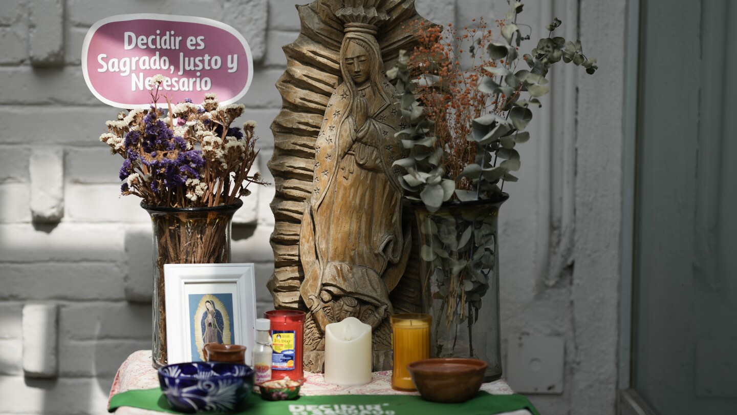 Catholic activists in Mexico help women reconcile their faith with abortion rights | AP News