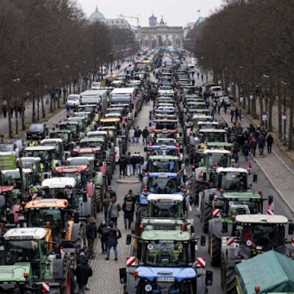 Nemački poljoprivrednici demonstriraju zbog ukidanja subvencija za dizel gorivo