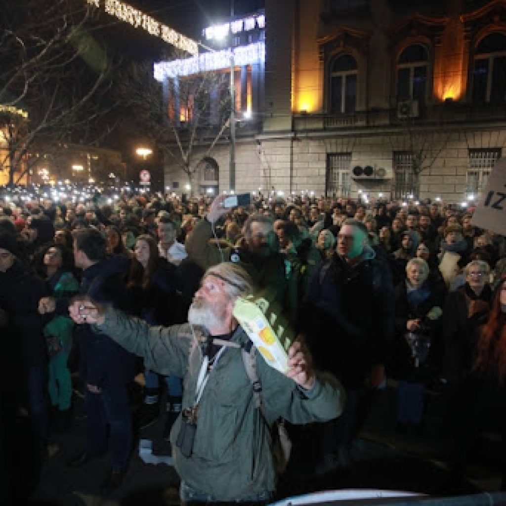 MUP: Dve osobe uhapšene zbog incidenata tokom protesta ispred RIK-a